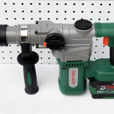 COMBO Máy đục bê tông dùng pin 21V DEKTON M21-RH2702BL KÈM PIN M21-B6A8C VÀ SẠC M21-S25A TẶNG Đèn cầm tay Dekton M21-D360LM - KM_T8 -HÀNG CHÍNH HÃNG