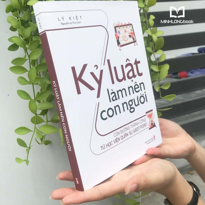 Sách: Combo Tư Duy Đổi Mới: Thay Đổi Một Suy Nghĩ Thay Đổi Cả Cuộc Đời + Kỷ Luật Làm Nên Con Người
