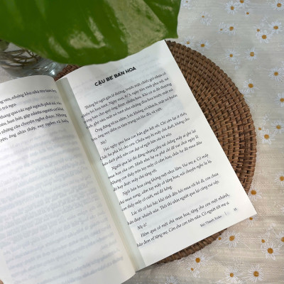 Sách - Giữa phố phù hoa