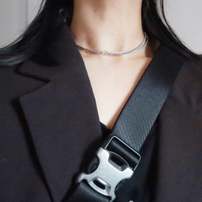 Vòng cổ nữ thời trang chuỗi đá và titan ấn tượng