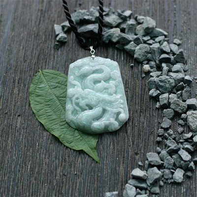 Mặt Dây Chuyền Cẩm Thạch Chạm Rồng (5.2 x 4.2 cm) Ngọc Quý Gemstones MD41