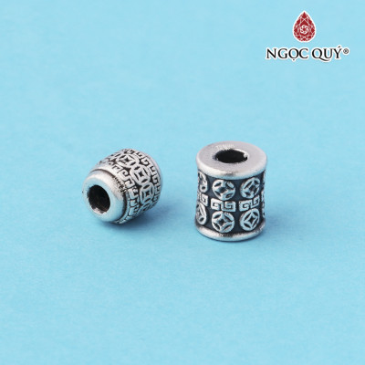 Charm bạc xỏ ngang họa tiết đồng tiền - Ngọc Quý Gemstones