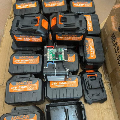 HÀNG  CHÍNH HÃNG  - Pin MACAN 15 Cell 21V dung lượng cao chân pin phổ thông