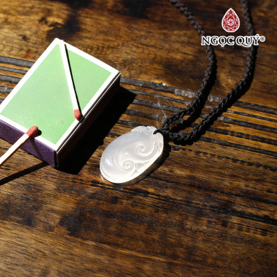 Mặt dây chuyền ngọc bội như ý Ruyi đá mã não trắng 3.3x2x0.8cm mệnh thủy, kim - Ngọc Quý Gemstones