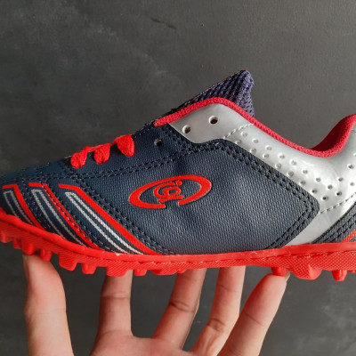 Giày Đá Banh Trẻ Em Chí Phèo