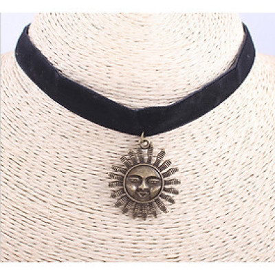 Vòng cổ choker tatoo hình ông mặt trời mầu vàng