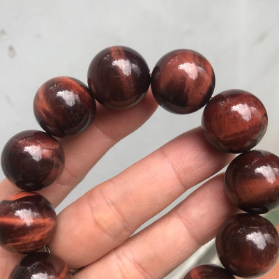 CHIẾC VÒNG PHONG THUỶ ĐÁ MẮT HỔ 18ly ĐỎ NÂU TỰ NHIÊN NAM mệnh HOẢ THỔ KIM