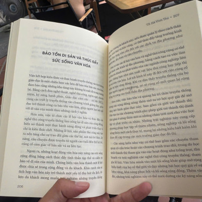 HAPPY VILLAGE- CỘI NGUỒN AN LẠC: LỐI ĐẾN NHỮNG NGÔI LÀNG HẠNH PHÚC – TS. Hà Vĩnh Thọ – Thái Hà Books