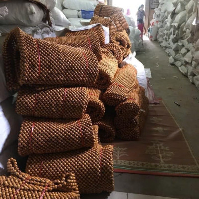 Chiếu Hạt Gỗ Pơ Mu Cao Cấp - Kích Thước 1,5mx1,9m hạt 1.8cm ( video , hình thật )