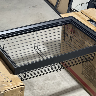 Phụ kiện của tủ áo (Giỏ để đồ gấp đa năng dạng nan, ray giảm chấn mã GW003.800 thương hiệu Gerari)