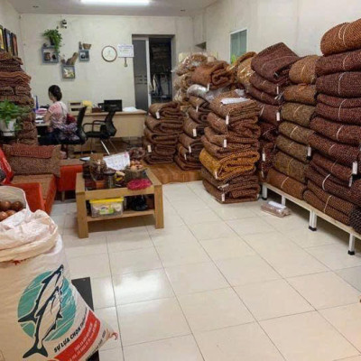 Chiếu Hạt Gỗ Pơ Mu Cao Cấp - Kích Thước 2,2mx2m hạt 1.8cm ( video , hình thật )