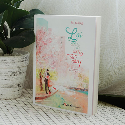 Sách - Lại Đây, Ôm Cái Nào - Đinh Tị Books