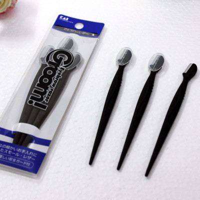 Dao Cạo Lông Mày Cán Dài Kai Groom 38531-HC1161