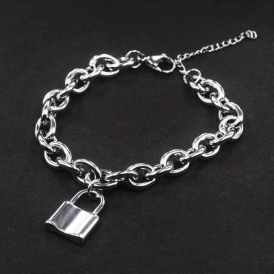 Lắc tay xích bản đại vòng khoá hot trend giới trẻ