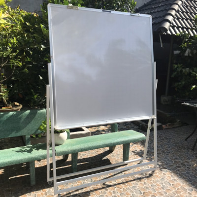 Bảng Flipchart chân gấp viết bút lông từ Laminate KT 120x120cm