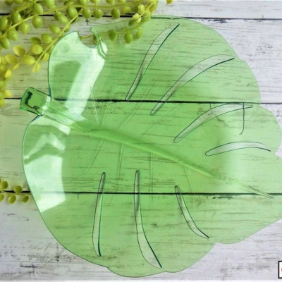 Đĩa nhựa pha lê hình chiếc lá Yamada Monstera - Hàng Nội Địa Nhật Bản
