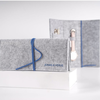 Đồng hồ đeo tay Nữ hiệu JONAS & VERUS X01856-Q3.PPWLH, Máy Pin (Quartz), Kính sapphire chống trầy xước, Dây Da Italy