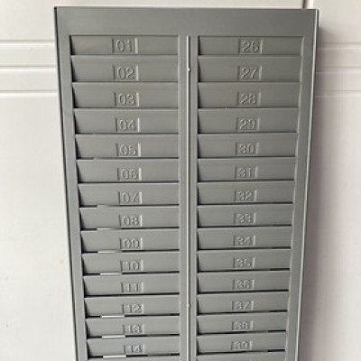 Bảng Để Thẻ Chấm Công Giấy - Kệ Thẻ Chấm Công Giấy 