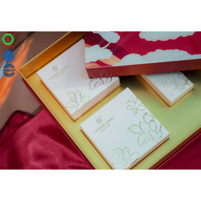 Hộp Bánh Trung Thu Long Vân - Thành Long - 4 Bánh 2 Trứng (1080g) 