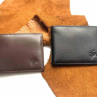 Ví Nam Da Bò NAPA Mềm Mại - Vân Tự Nhiên, Size Lớn, Thiết Kế Cổ Điển, Đơn Giản - Mỏng Nhẹ, Dáng Ngang - Gập 2, Ngăn Đựng Tiền Có Khóa Kéo, Nhiều Ngăn Để Giấy Tờ Tiện Dụng - Hàng Chính Hãng SAIGIO