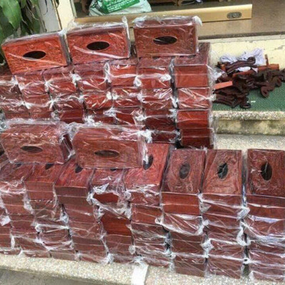 Hộp gỗ hương đựng giấy ăn