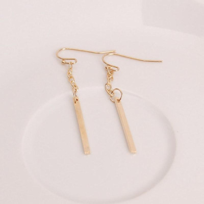 Hoa tai dài bằng kim loại mạ vàng đơn giản dễ thương cho nữ