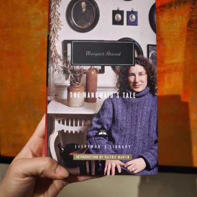 Sách - The Handmaid