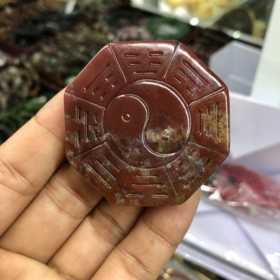 Mặt dây chuyền đeo cổ bát quái phong thủy đá ngọc băng tảo