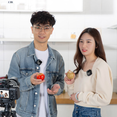 Micro Thu  Âm Cài Áo Saramonic Blink900 B2 Cho Điện Thoại & Máy Ảnh – Livestream/ Quay video/ Podcast -Hàng Chính Hãng 