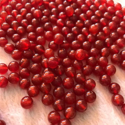 1 BỘ GỒM 2 HẠT RỜI ĐÁ MÃ NÃO ĐỎ LÀM TRANG SỨC SIZE HẠT 8MM - 2 HẠT  NỮ MỆNH HỎA THỔ VỀ BỌC LÀM TRANG SỨC ĐEO Ạ