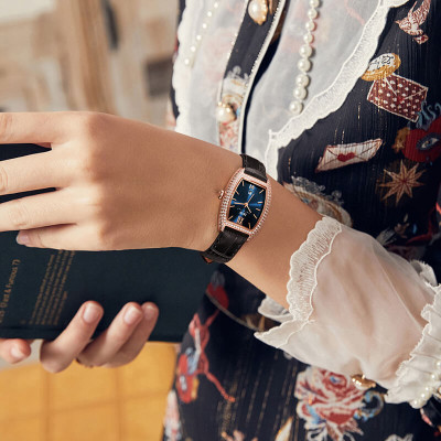 Đồng hồ nữ chính hãng IW Carnival IW537L-4 Kính chống xước ,Chống nước 30m ,Bảo hành 24 tháng,Máy pin Quartz,dây da đen xịn,thiết kế mặt chữ nhật đơn giản dễ đeo