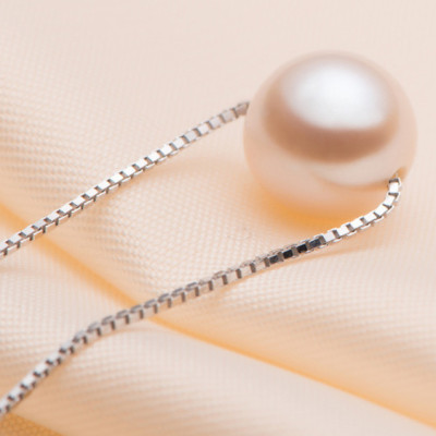 Vòng cổ ngọc trai tròn nước ngọt và bạc VC101