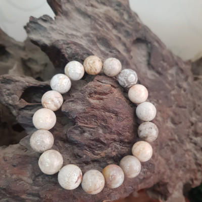Vòng san hô hóa thạch hiếm 12mm 17 hạt đẹp size vòng 12ly 17 hạt cung sanh Anh Chị đeo đẹp Màu đẹp như bông hoa vân trắng vàng nâu vân bóng đẹp lạ sang tay lắm luôn ạ