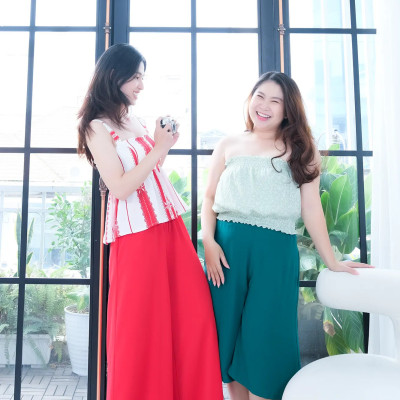 Đồ Bộ Mặc Nhà LMcation - Áo ống Carol màu hoa nhí xanh cốm & Quần váy lửng Vera màu xanh lá cây