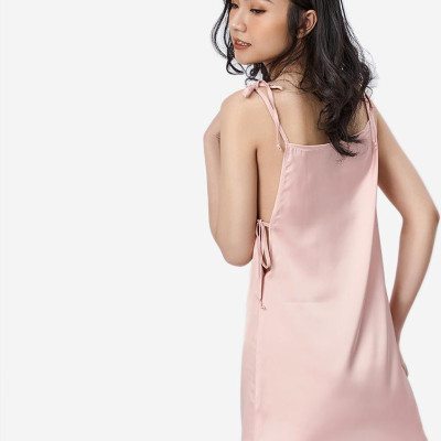 Váy lụa Pink Stull trơn cột dây hồng pastel