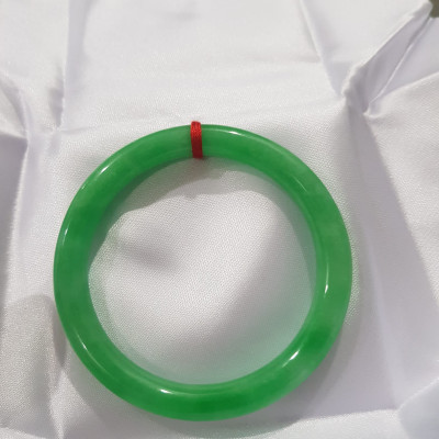 Vòng cẩm thạch Đ Lý 52mm x dầy 7,8mm Vòng màu xanh lá tươi Nữ mệnh Mộc mệnh Hỏa 52kg - 56kg đeo ạ