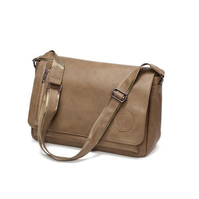 Túi đeo chéo nam kiểu dáng mới - BEE GEE DCN9402