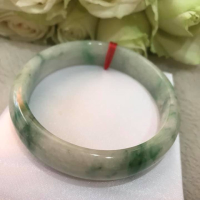 VÒNG NAM ĐÁ CẨM THẠCH TỰ NHIÊN BẢN HẸ LÝ A SỊN 61MM CAO 13,9MM MÀU TRẮNG TRONG XANH LÁ VÂN NAM 70KG TỚI 85KG
