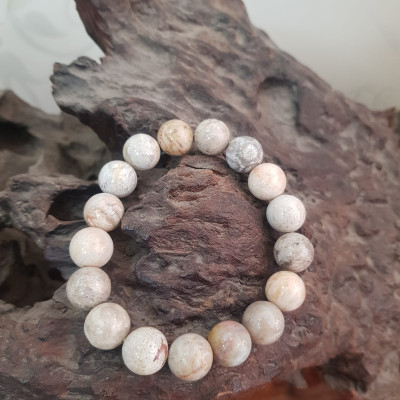 Vòng san hô hóa thạch hiếm 12mm 17 hạt đẹp size vòng 12ly 17 hạt cung sanh Anh Chị đeo đẹp Màu đẹp như bông hoa vân trắng vàng nâu vân bóng đẹp lạ sang tay lắm luôn ạ