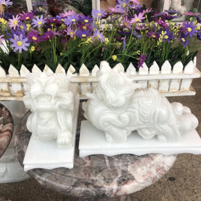 Cặp Tỳ Hưu phong thủy tài lộc đá cẩm thạch trắng có đế đá - Dài 20 cm