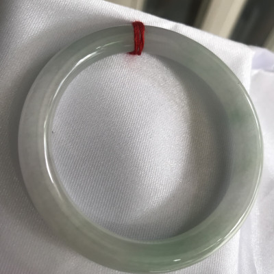 Vòng tay nữ đá Cẩm Thạch tự nhiên mới Tr Lý T Sao 48mm x chột 7mm màu trắng bóng xanh lý nhẹ đều hợp nữ tay nhỏ mệnh Kim Thủy 35kg - 48kg đeo đẹp xinh tay may mắn tốt cho công việc quà tặng nữ ý nghĩa ạ