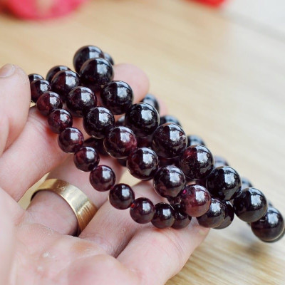 Vòng Tay Đá Ngọc Hồng Lựu Garnet Tự Nhiên 10mm - Vòng tay đá phong thủy cho người Mệnh Hỏa, Mệnh Thổ cho Nam và Nữ