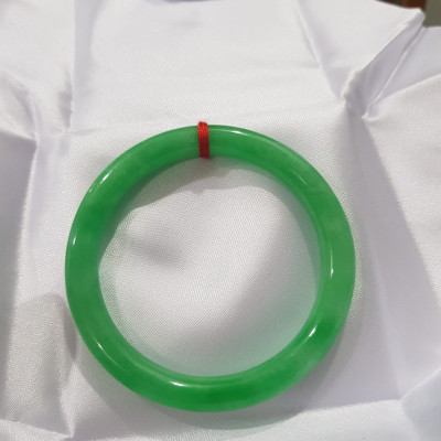 Vòng cẩm thạch Đ Lý 52mm x dầy 7,8mm Vòng màu xanh lá tươi Nữ mệnh Mộc mệnh Hỏa 52kg - 56kg đeo ạ