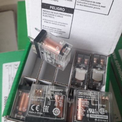 Rơ le trung gian RXG25P7 Schneider - coil 220Vac - 8 chân 2NO-2NC loại nhỏ