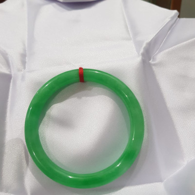 Vòng cẩm thạch Đ Lý 52mm x dầy 7,8mm Vòng màu xanh lá tươi Nữ mệnh Mộc mệnh Hỏa 52kg - 56kg đeo ạ