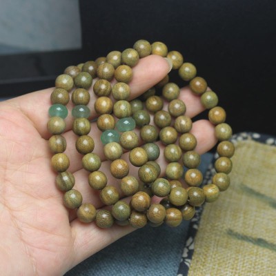 Chuỗi Hạt Phong Thủy Gỗ Đàn Hương Xanh Argentina đính đá Chancedony giúp bạn may mắn trong tình yêu thăng hoa trong sự nghiệp.