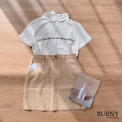 Áo sơ mi nữ ngắn tay màu trắng họa tiết thêu cổ Peter Pan Burny