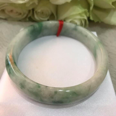 VÒNG NAM ĐÁ CẨM THẠCH TỰ NHIÊN BẢN HẸ LÝ A SỊN 61MM CAO 13,9MM MÀU TRẮNG TRONG XANH LÁ VÂN NAM 70KG TỚI 85KG
