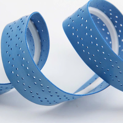 Quấn Cán Vợt Cầu Lông Dày Siêu Êm Tay Chống Trơn Chuyên Dùng Cho Vợt Bám Tay Thấm Hút Mồ Hôi Tốt Cao Cấp có Gân lỗ thoáng khí bề mặt - Giao Màu Ngẫu Nhiên