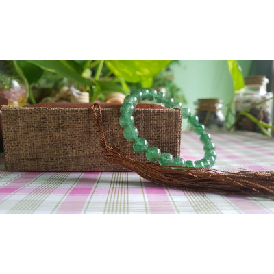 Vòng đeo tay phong thủy đá thạch anh xanh